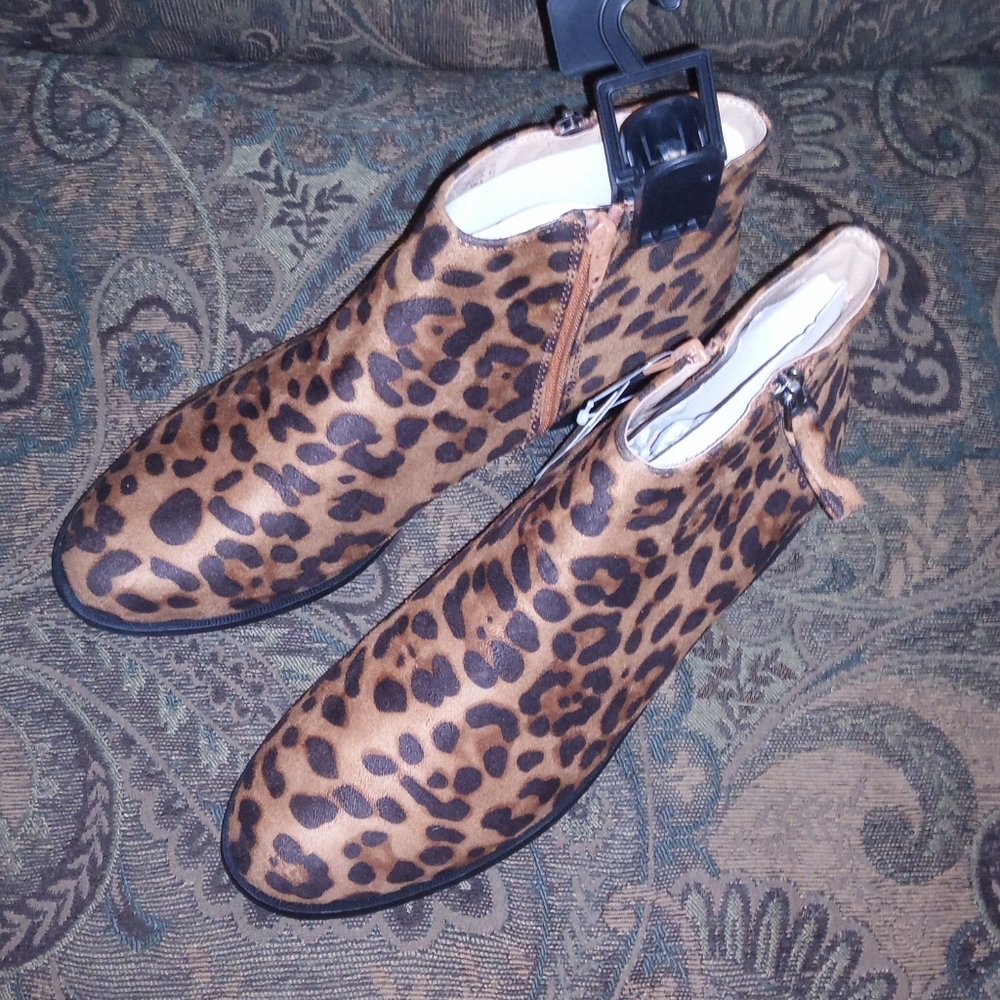 Womens leopard booties double zipper